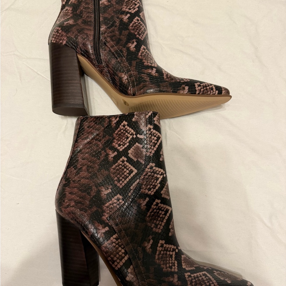 Jennifer Lopez Dark Brown Patterned Ankle Boots